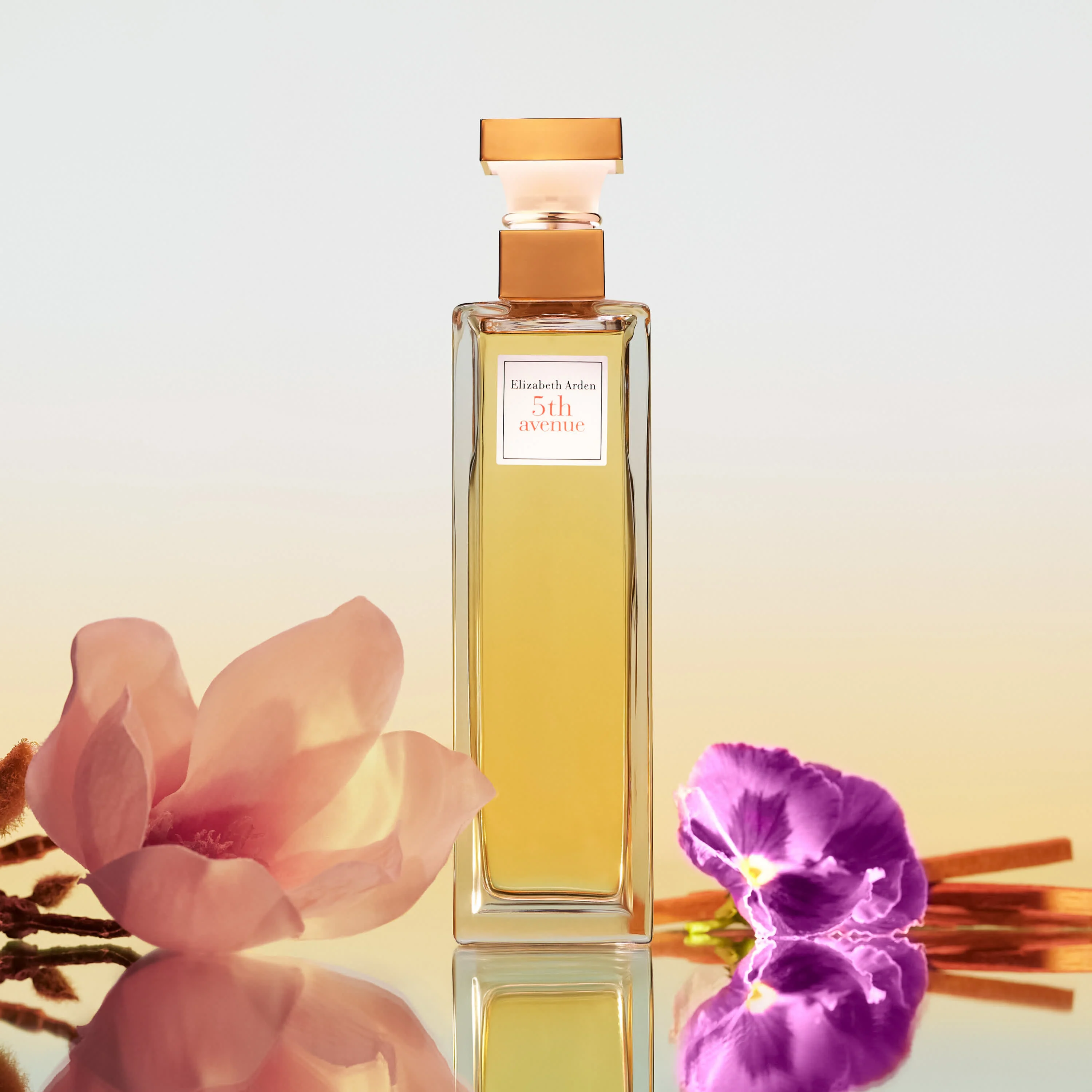 5th Avenue Eau de Parfum Vaporisateur - Image 3