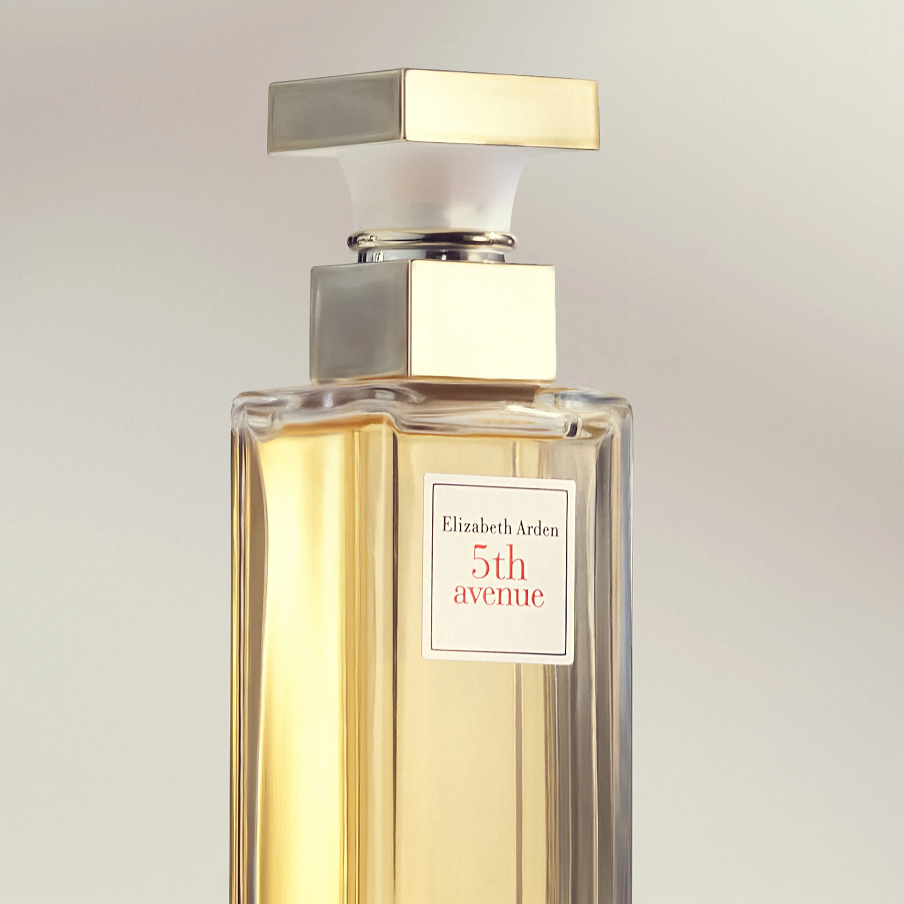 5th Avenue Eau de Parfum Vaporisateur - Image 6